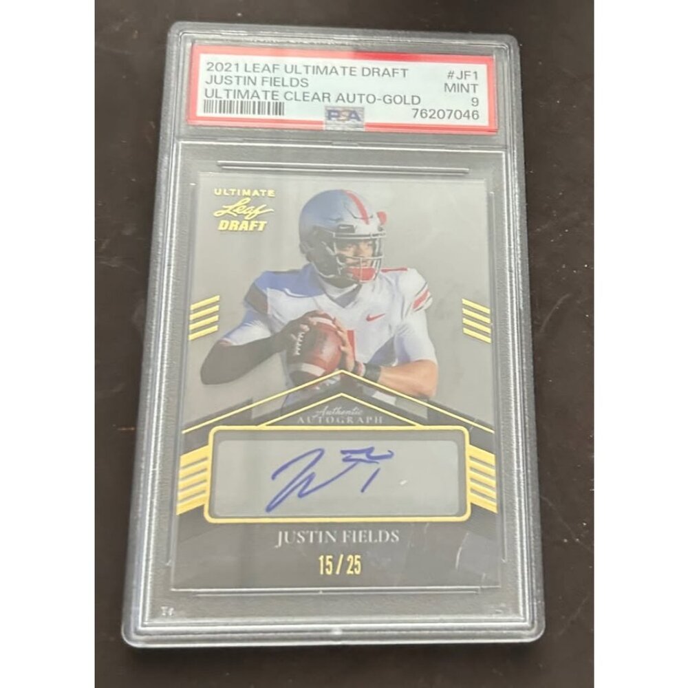 Justin Fields AUTO 2021 Ultimate Draft Gold Card /25 PSA 9